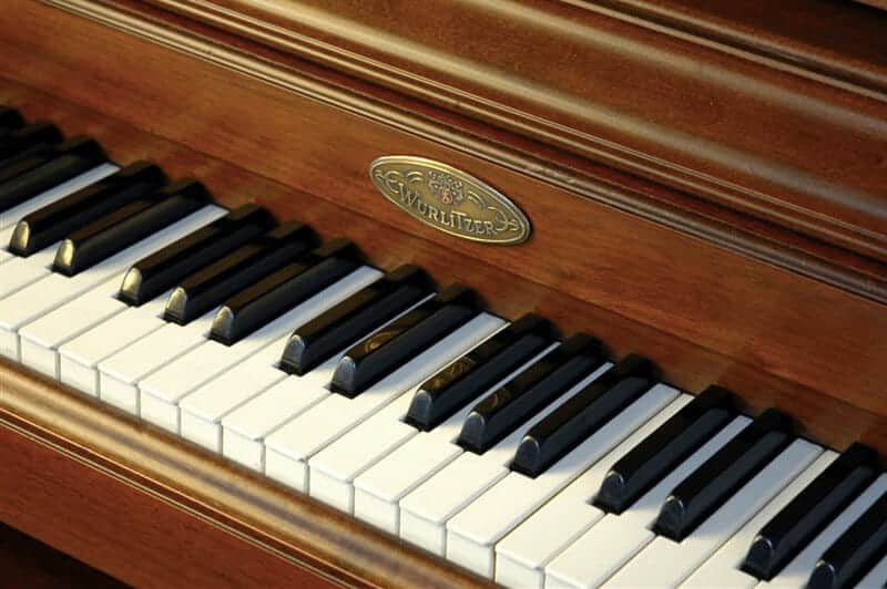 1960 wurlitzer spinet piano