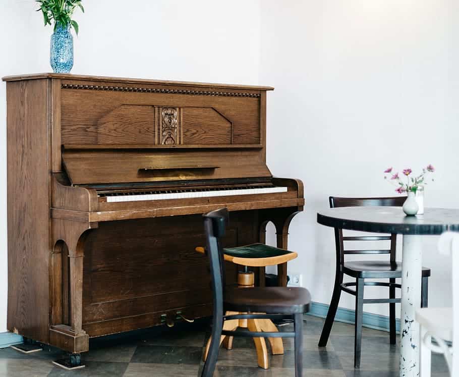 piano-table-chair-furniture